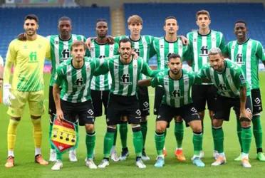 Elenco do Betis perfilado