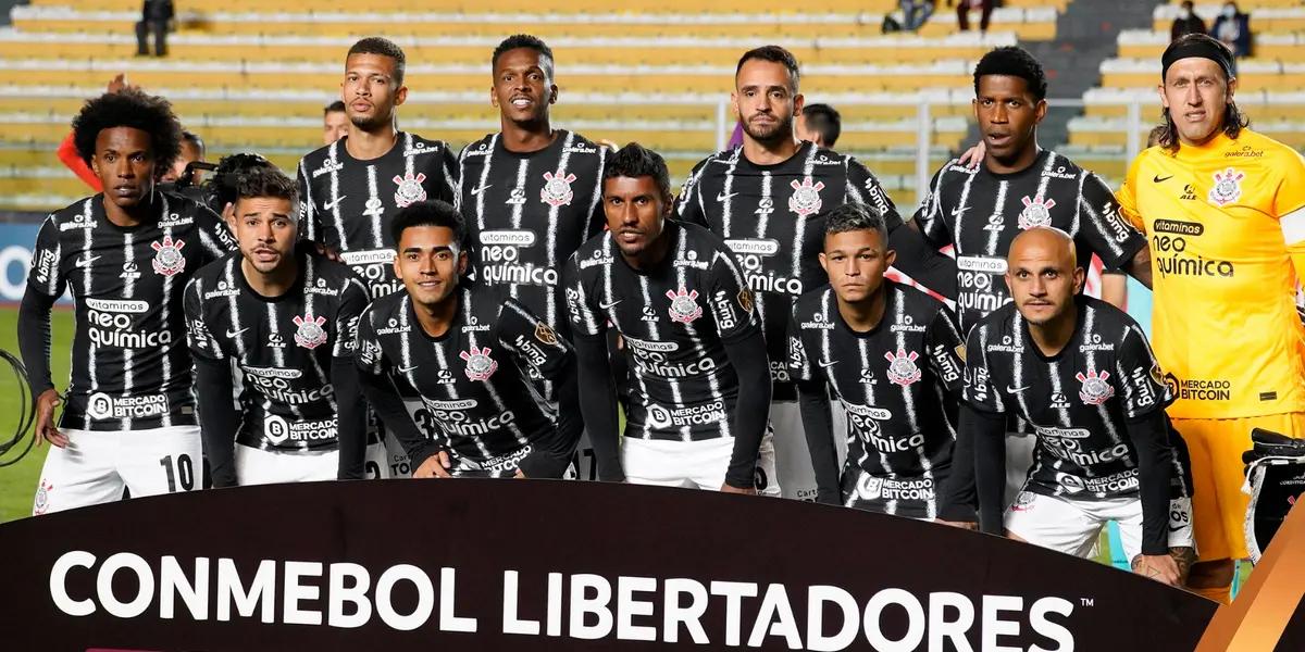 Jogadores do Timão perfilados