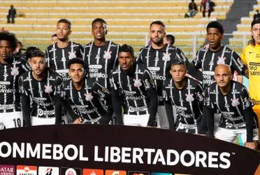 Jogadores do Timão perfilados