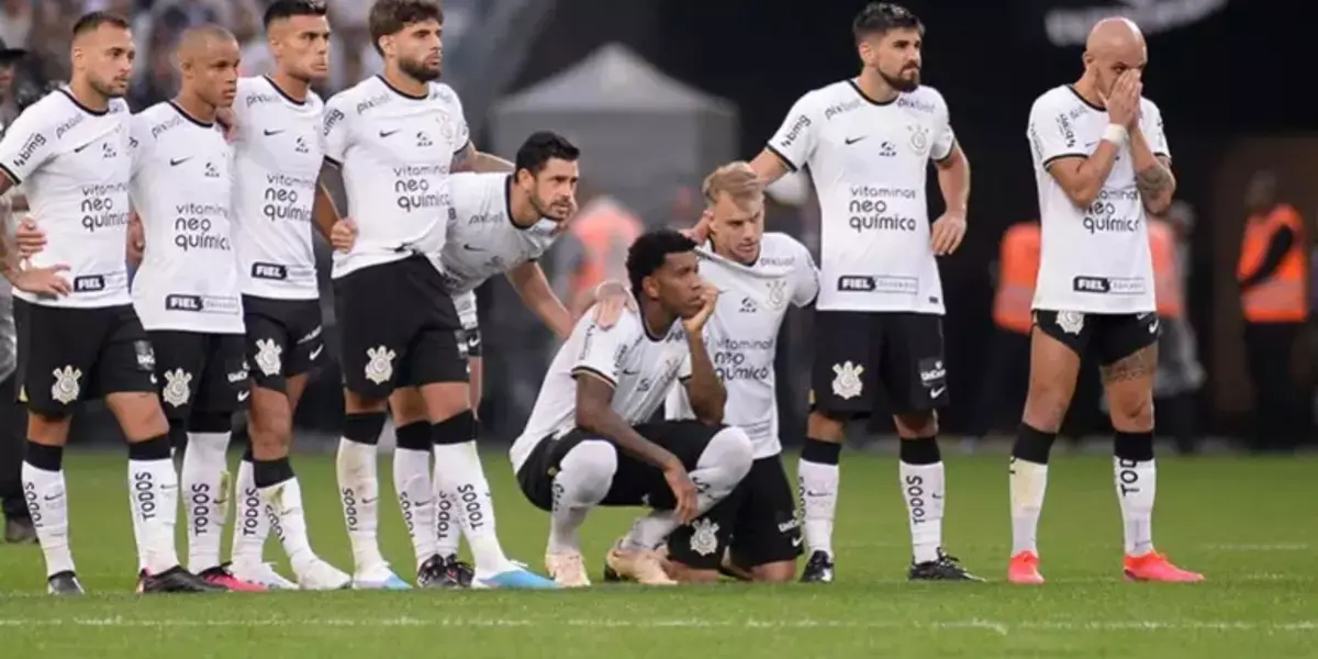 Jogador do Corinthians cometeu erro e foi muito criticado pela torcida