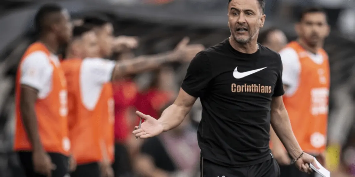 Andrés afirmou que a postura errada foi a do treinador português, não do clube carioca