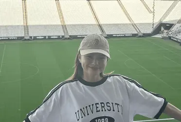 Becky Armstrong visitou o estádio do Corinthians em sua passagem pelo Brasil