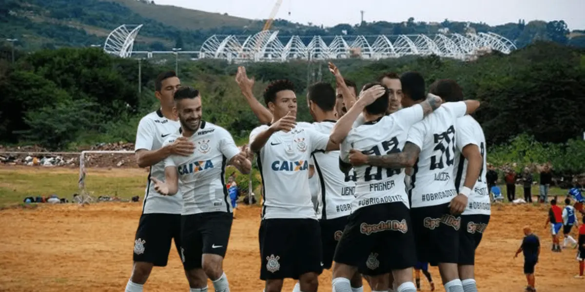 Chegou ao Corinthians com status de craque e agora terá que novamente provar a todos que tem futebol na segunda divisão 