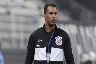 Em coletiva de imprensa de pós-jogo, o técnico Fernando Lázaro rasga o verbo sobre atuação corinthiana na estreia da Copa do Brasil