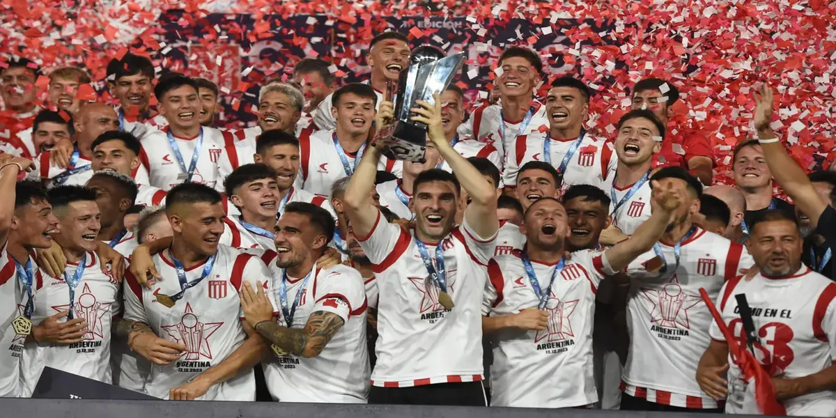 Estudiantes celebra conquista