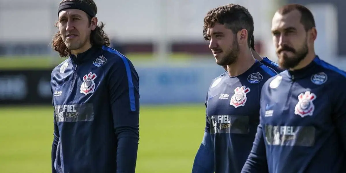 Goleiros do Corinthians em treinamento