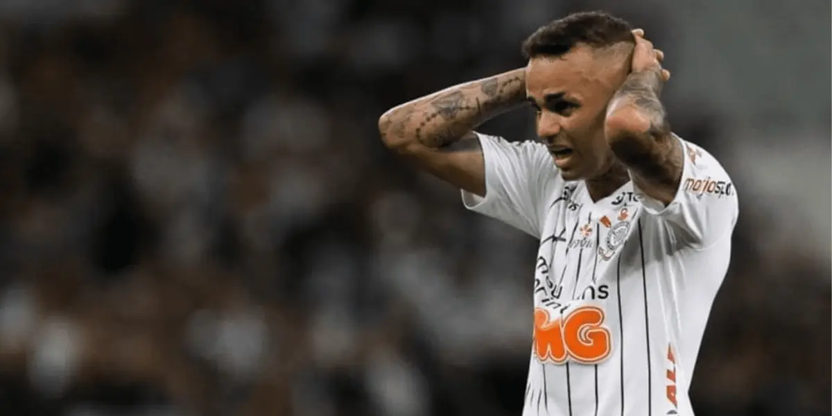 Hoje no Grêmio, o jogador chegou ao Corinthians em 2019 e fez poucas partidas