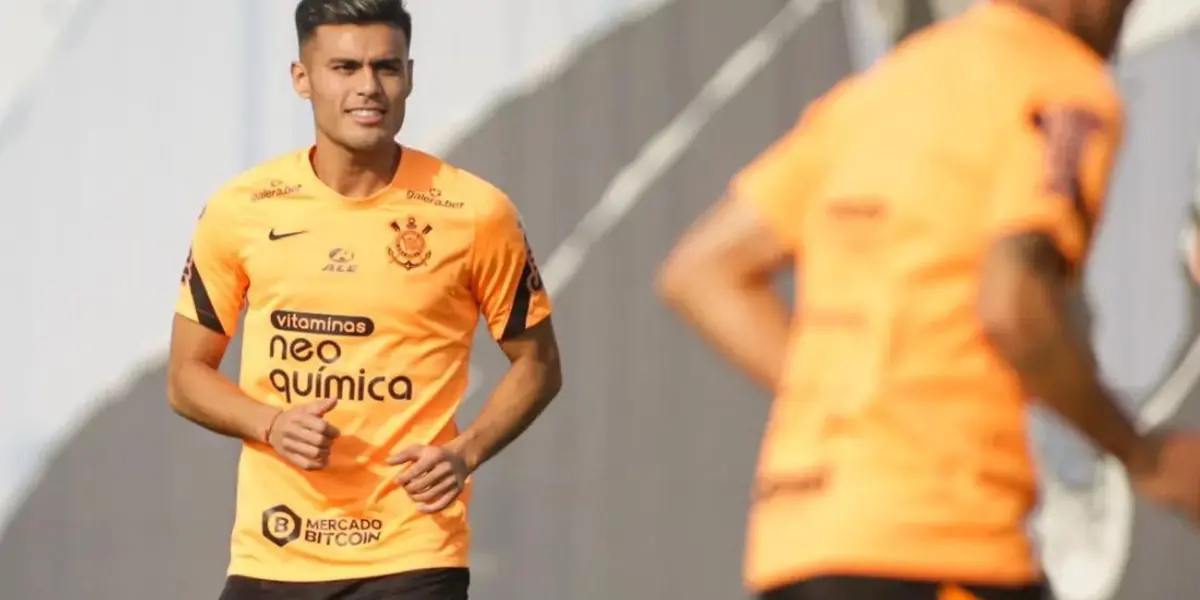 Jogador ressurgiu sobre o comando de Fernando Lázaro e colocou titular no banco