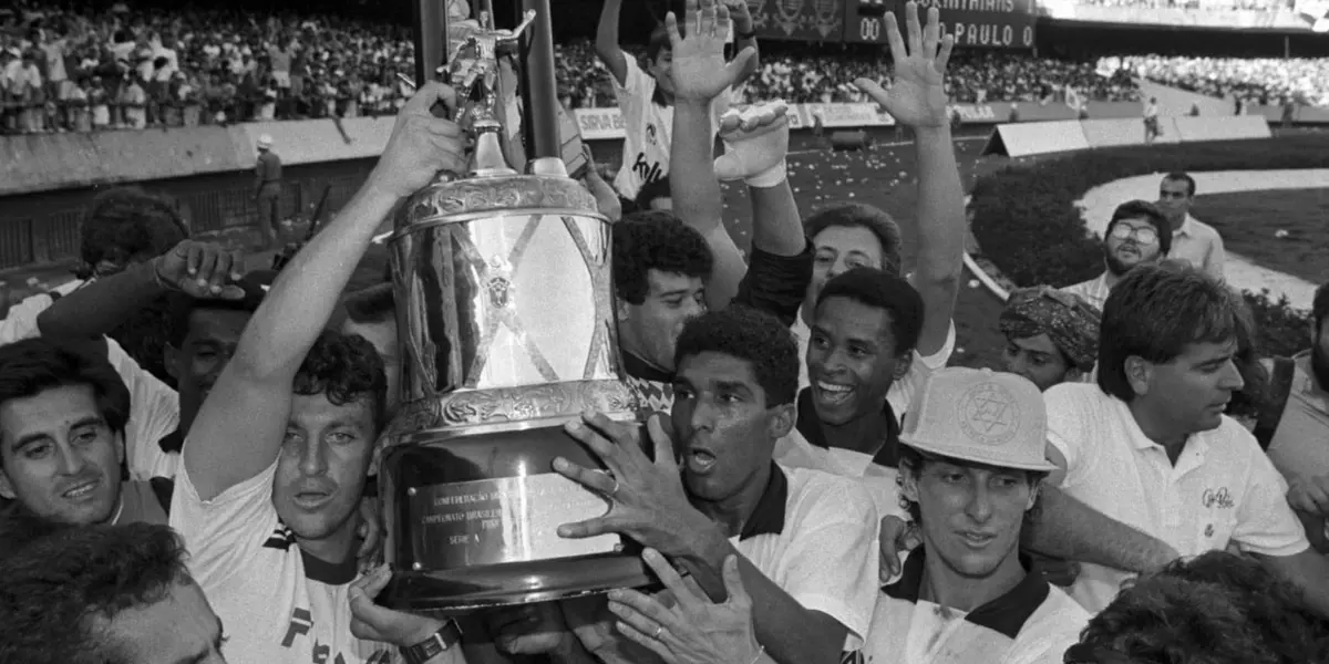 Jogadores comemoram 1° título brasileiro do Corinthians