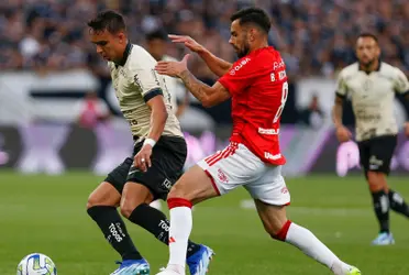 Jogadores de Corinthians e Internacional