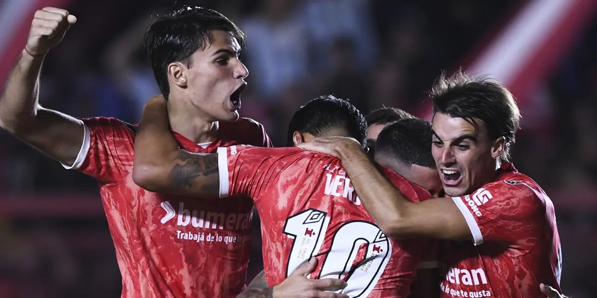 Jogadores do Argentinos Juniors comemoram