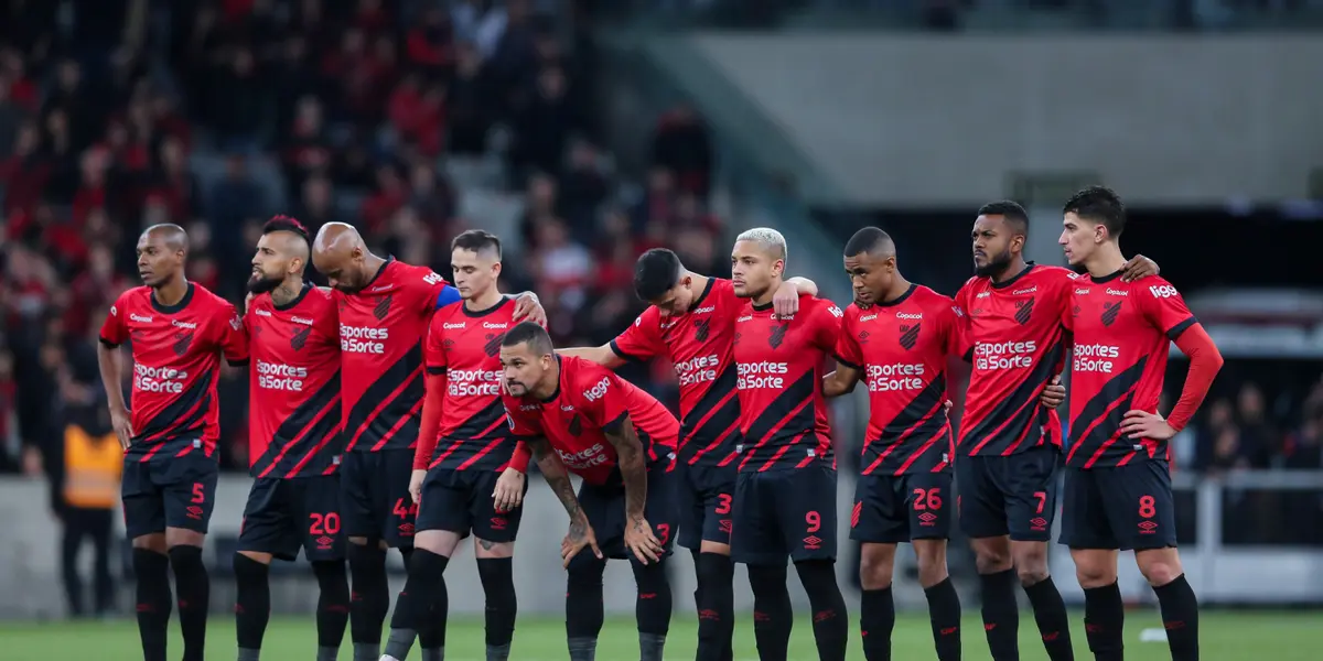 Jogadores do Athletico Paranaense perfilados