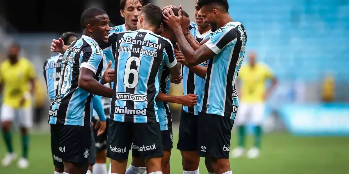 Jogadores do Grêmio comemoram