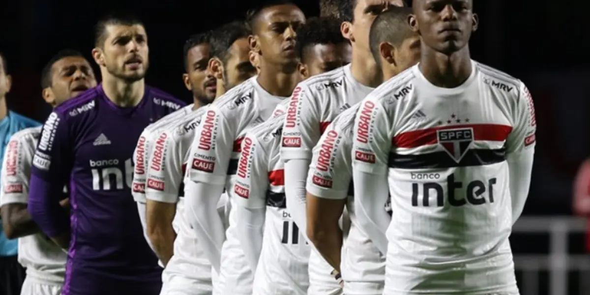 Jogadores do São Paulo perfilados