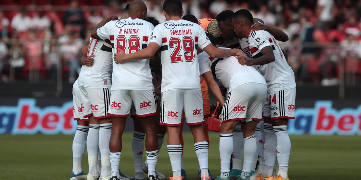 Jogadores do São Paulo reunidos