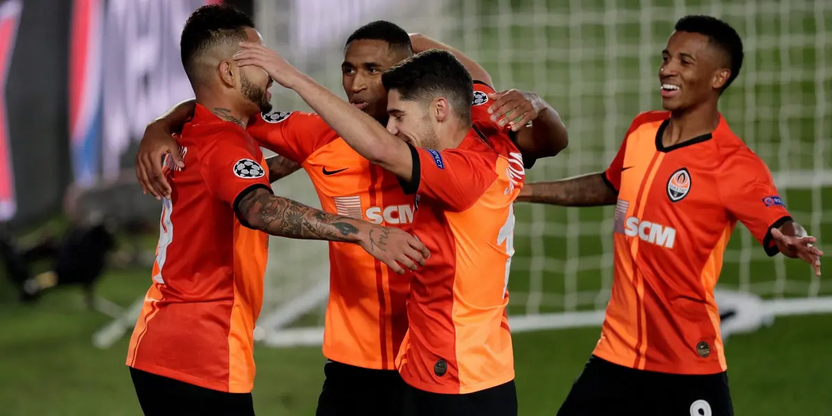 Jogadores do Shakhtar comemoram