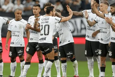 O perna de pau que ninguém entende como chegou ao Corinthians e virou titular de Luxemburgo 