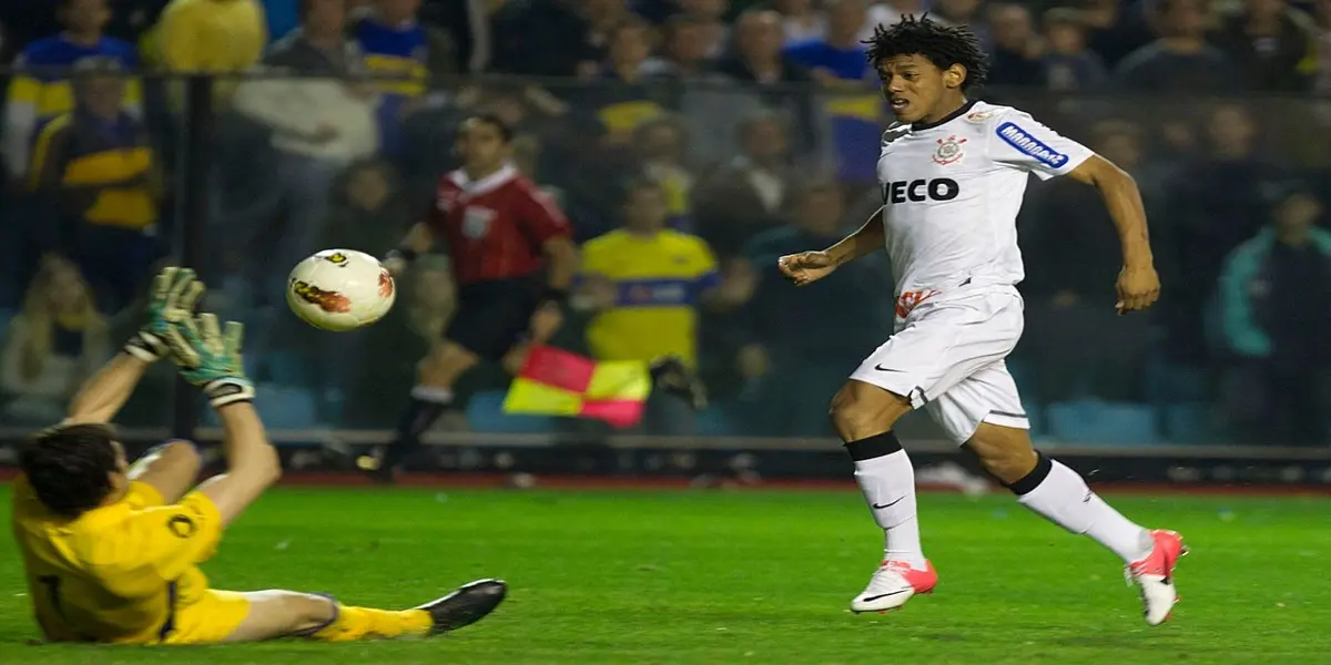 Romarinho foi atacante do Corinthians na conquista da Copa Libertadores, em 2012