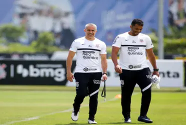 Sylvinho e Lázaro durante passagem pelo Corinthians