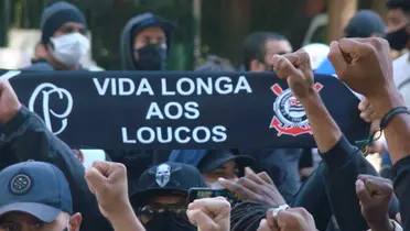 Torcida do Corinthians protesta