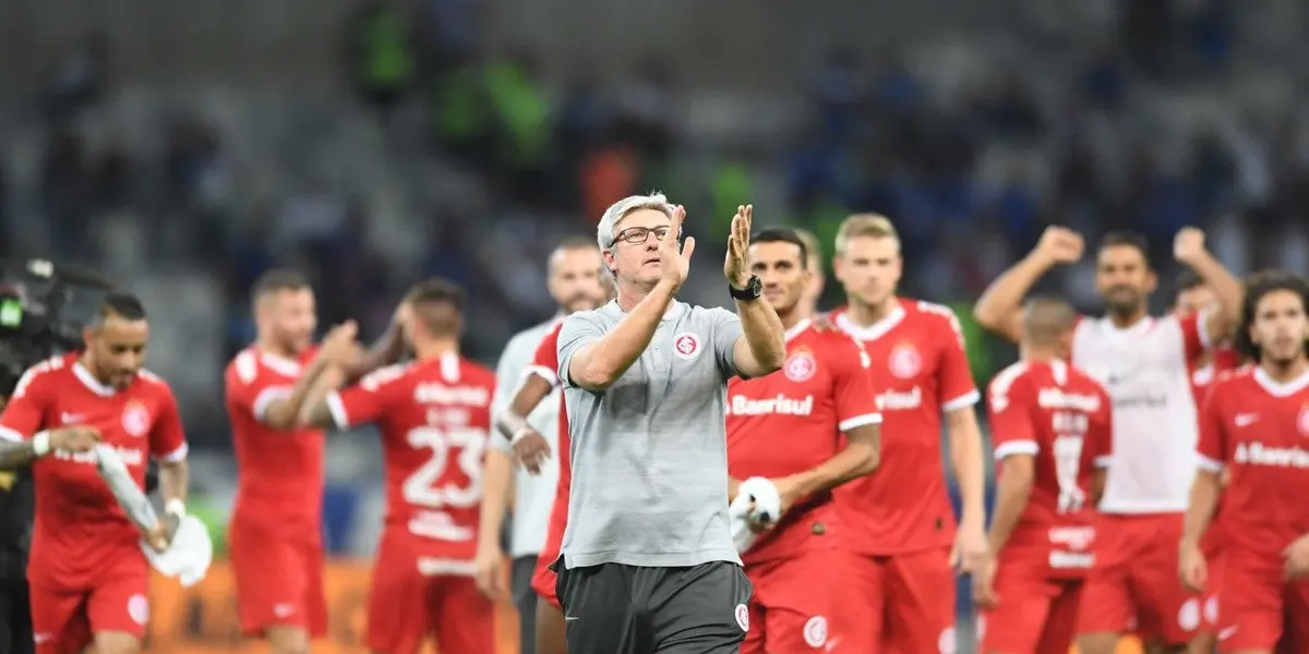 Treinador poderia ser uma possibilidade para o Corinthians, mas Timão foca em Vojvoda